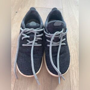 Allbirds Women's Wool Runner Mizzle navy blue - size 8